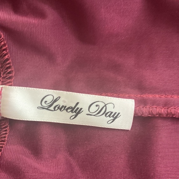 Women’s Lovely Day Dre’s. Red. Size M - Picture 5 of 6